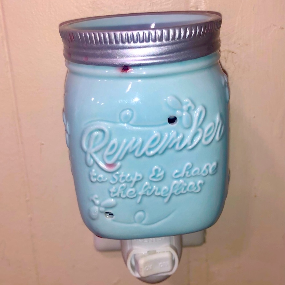 Scentsy Chasing fireflies plug in